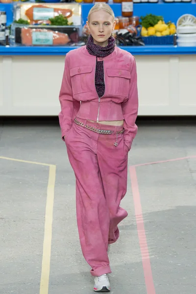 Look 11